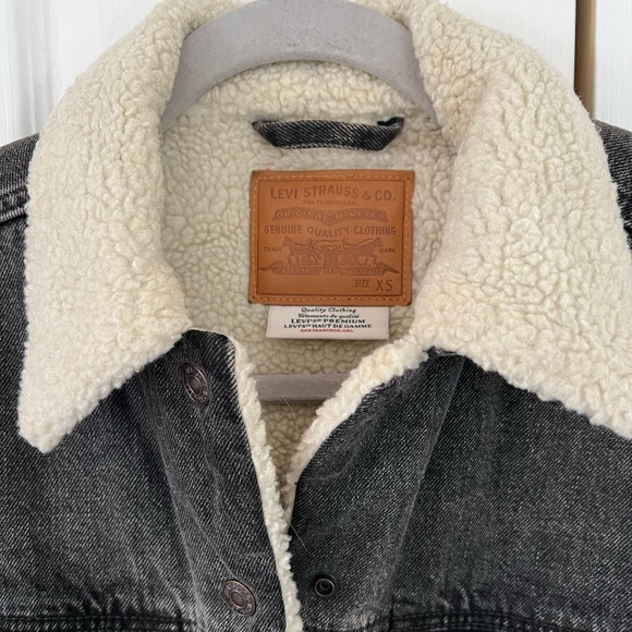 Levi's Original Sherpa Trucker Jacket - Picture 2 of 5